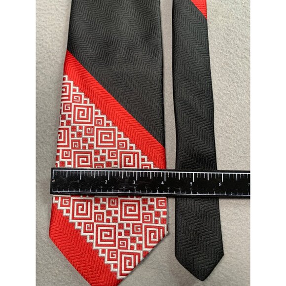 Vintage Towncraft Mens Polyester Tie Red Black Geometric Pattern Necktie - Picture 2 of 5